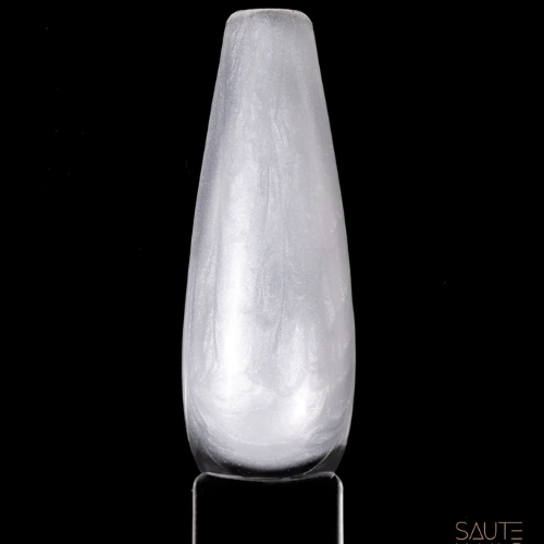 Muestra de base rubber Express Pearly de Saute Nails sobre uña de exposición, con acabado blanco perlado para manicura