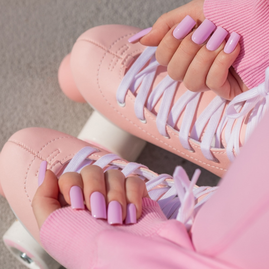 Esmalte semipermanente Blush Bloom rosa pastel Saute Nails libre de HEMA y TPO disponible en Cadak Beauty Supply Alicante