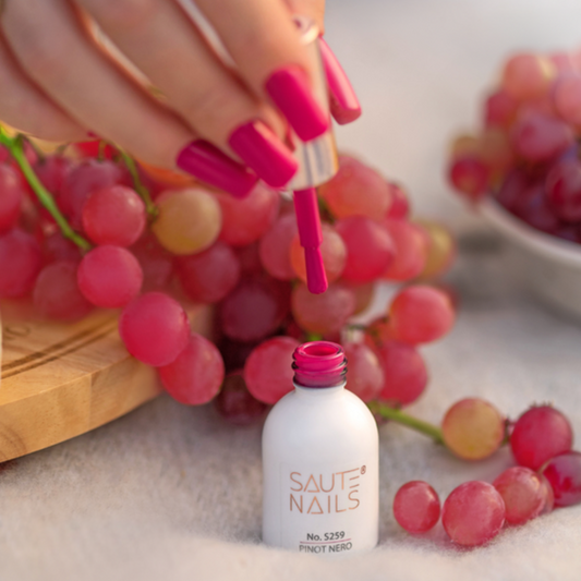 Pinot Nero Esmalte Semipermanente  Saute nails 8ml.