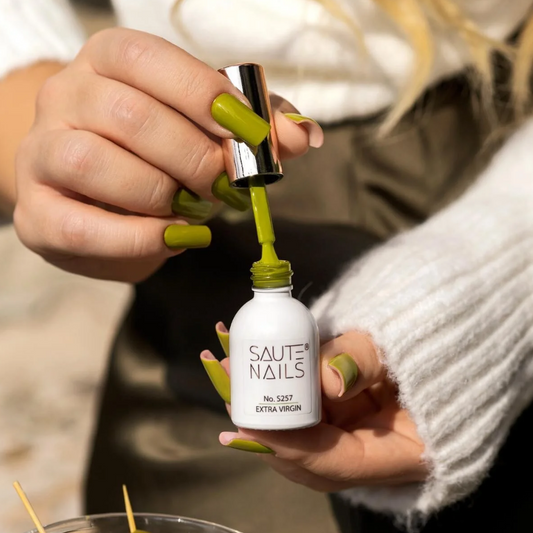 Esmalte semipermanente híbrido Saute Nails EXTRA VIRGIN verde oliva – CADAK Beauty Supply