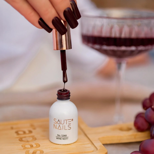 Esmalte semipermanente Saute Nails WINE NOT? burdeos vino intenso – CADAK Beauty Supply