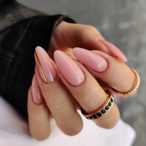 Extensión de uña aspecto natural realizada con gel constructor tixotrópico Saute Nails One Touch Natural Extension