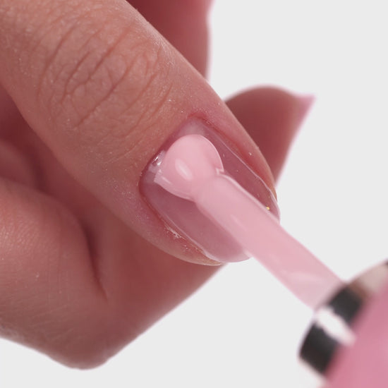 Rose Cloud BiB Level Up Saute Nails 8ml – Gel constructor tono rosa suave video mostrando cómo utiizarlo