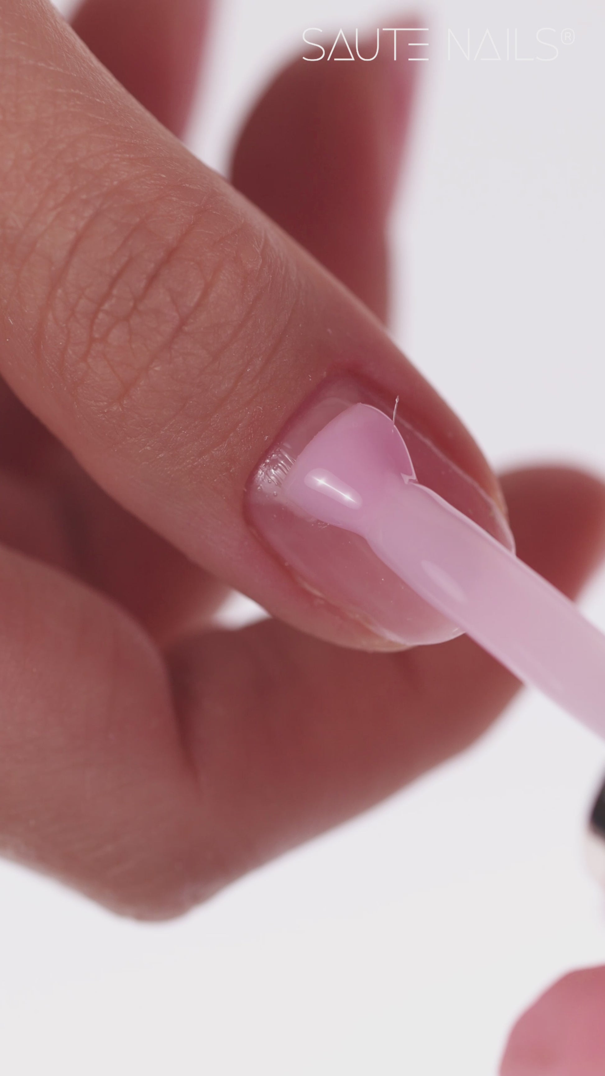 Gel constructor Gentle Kiss BiB Level Up Saute Nails 8ml, tono rosa suave para manicura natural y delicada