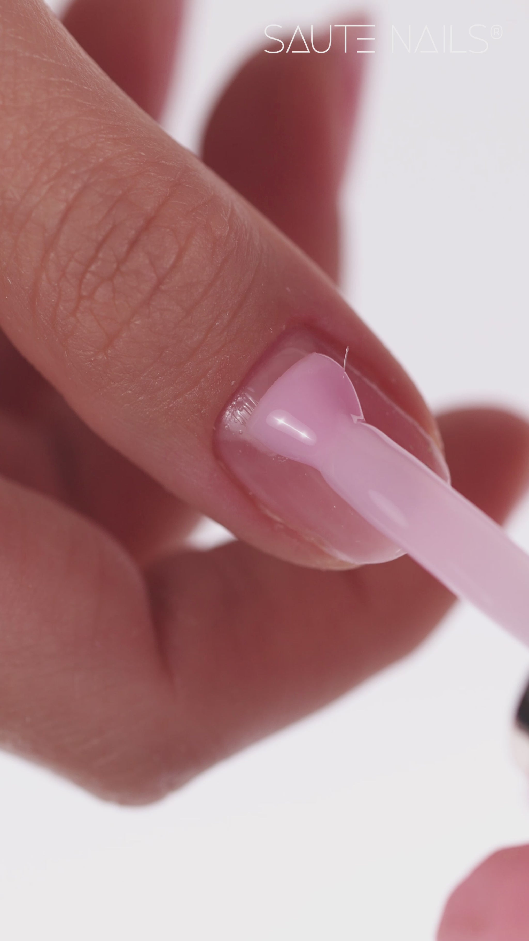 Gel constructor Gentle Kiss BiB Level Up Saute Nails 8ml, tono rosa suave para manicura natural y delicada