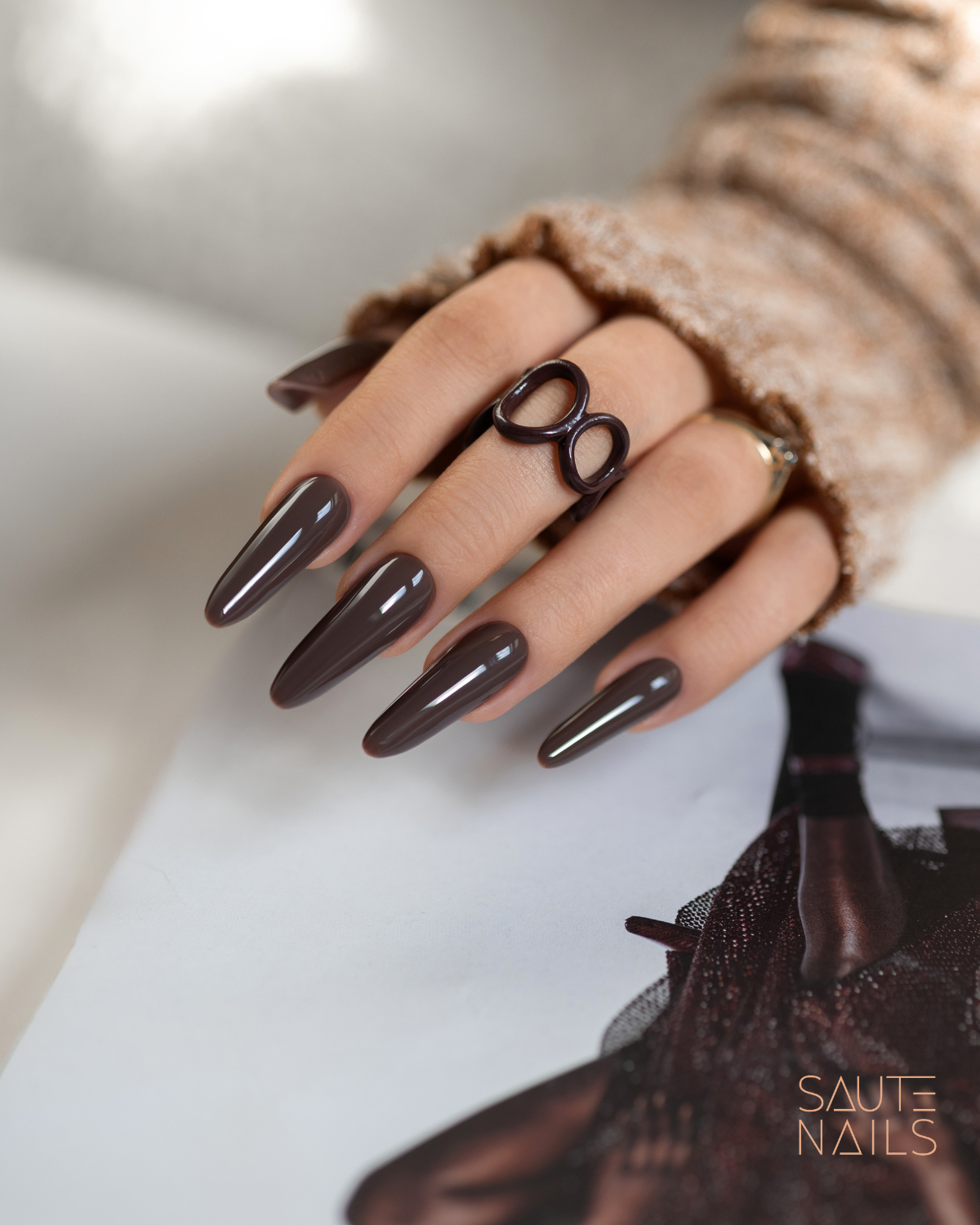 “Esmalte Saute Nails Rich Mocha S299 marrón intenso opaco TPO FREE”