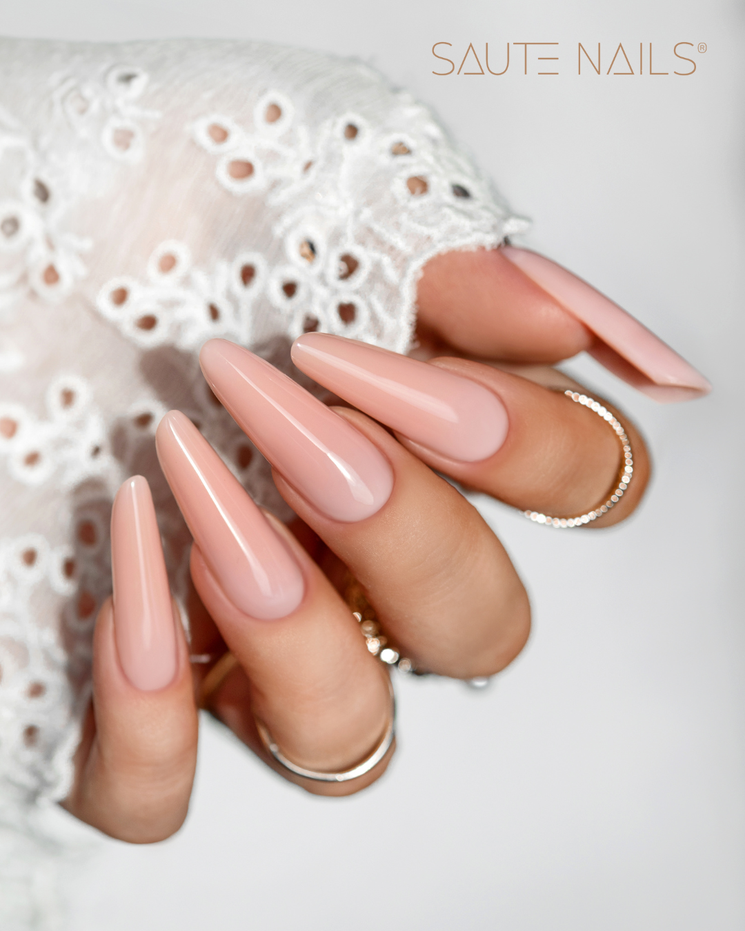 Top coat Saute Nails Smooth Top No Wipe beige lechoso sin capa pegajosa